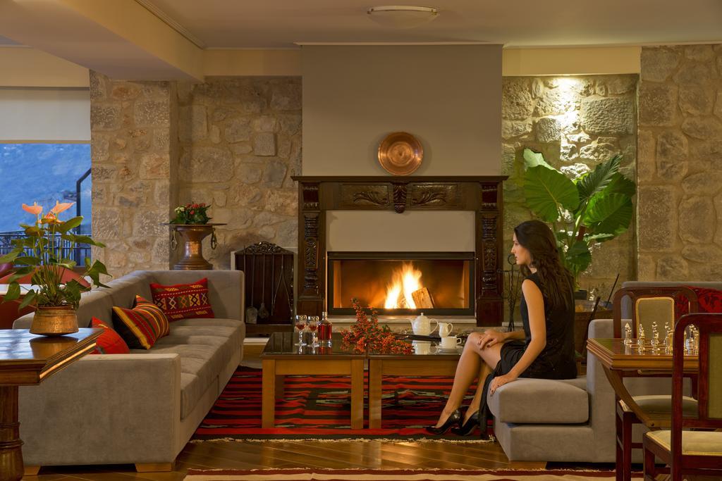 Ellinon Thea Arachova Hotel ภายนอก รูปภาพ